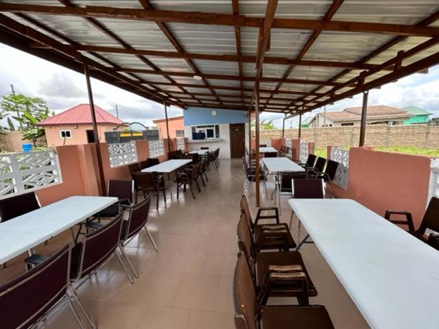 Oneworld Guesthouse & Events Centre Accra Esterno foto
