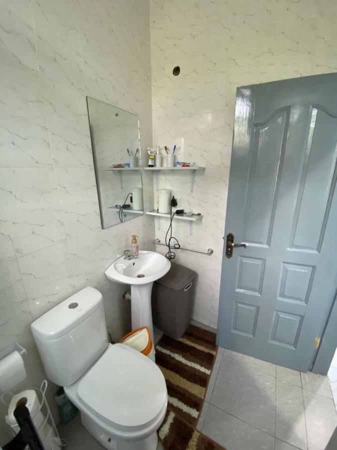 Oneworld Guesthouse & Events Centre Accra Esterno foto